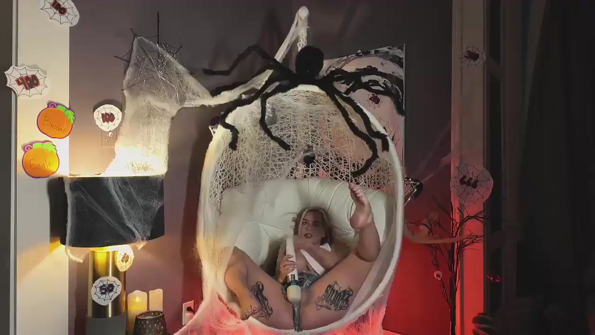 Gallery image thumbnail from Cubbixoxo's myfreecams stream on, 10/05/2024, 01:56 image 8 of 20