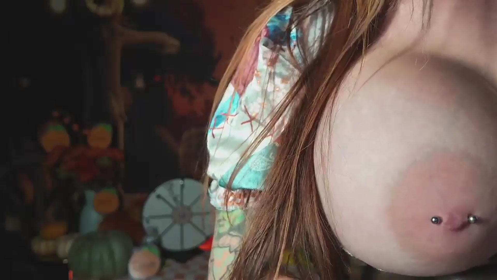 Gallery image thumbnail from Cubbixoxo's myfreecams stream on, 10/08/2024, 24:30 image 12 of 20
