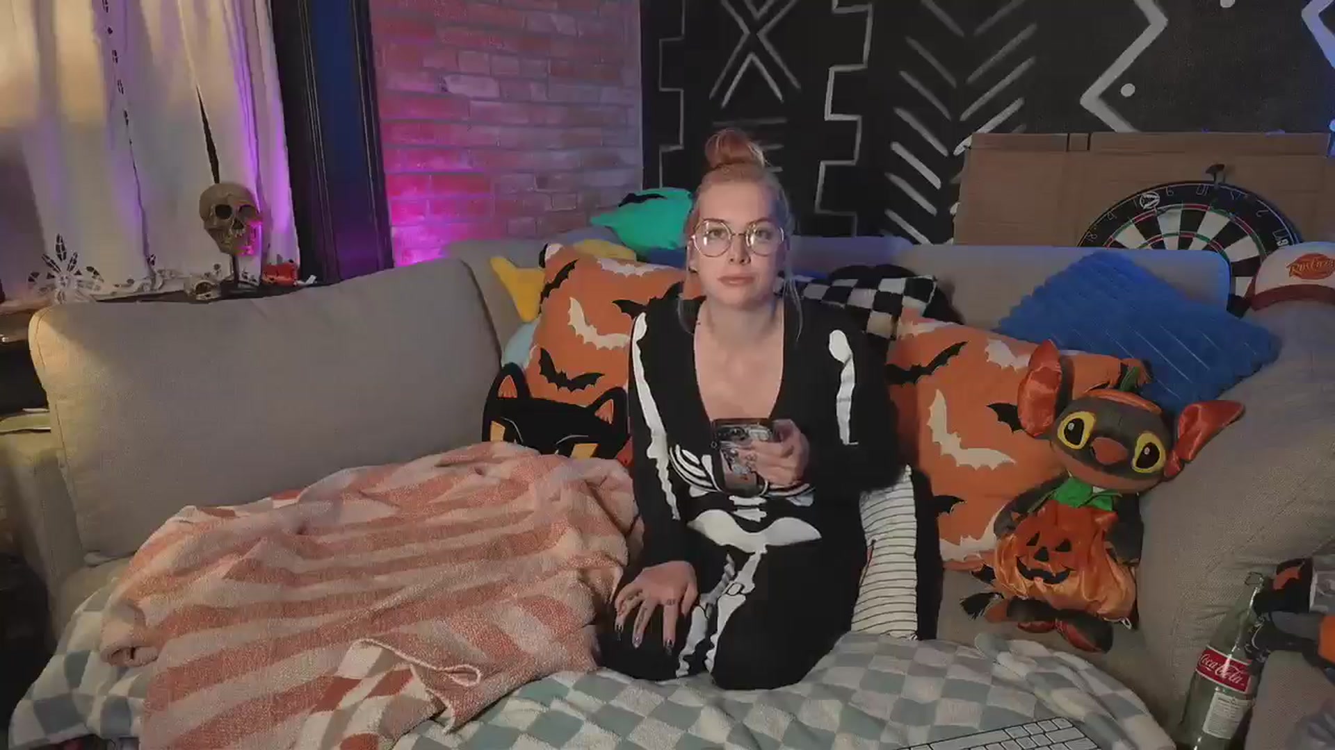 Gallery image thumbnail from Cubbixoxo's myfreecams stream on, 10/10/2024, 03:49 image 14 of 20