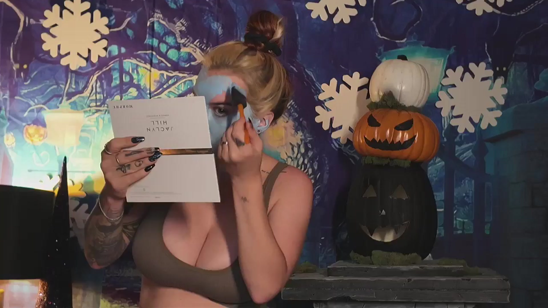 Gallery image thumbnail from Cubbixoxo's myfreecams stream on, 10/15/2024, 03:06 image 17 of 20