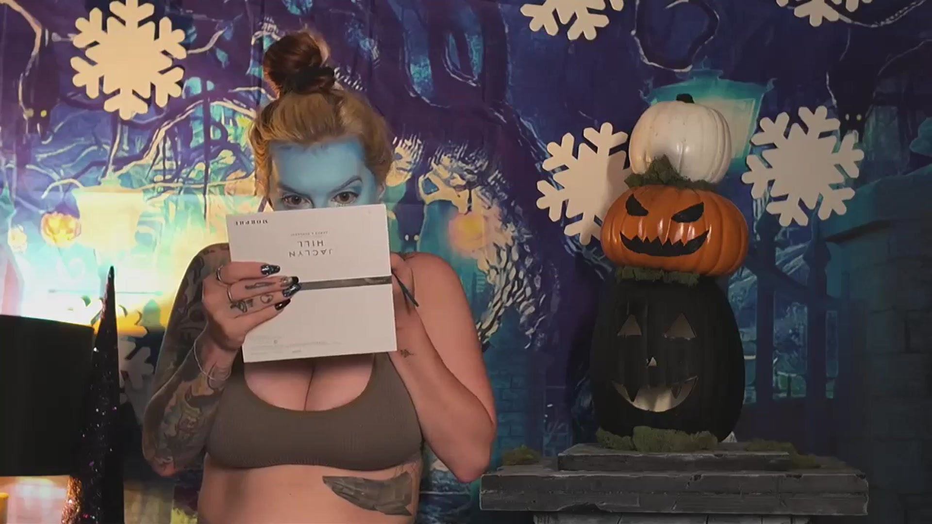 Gallery image thumbnail from Cubbixoxo's myfreecams stream on, 10/15/2024, 04:47 image 4 of 20