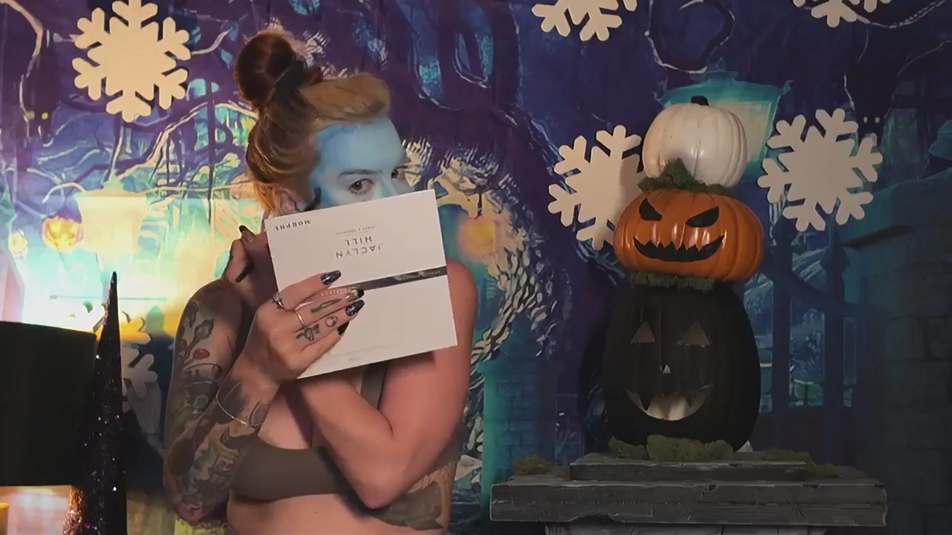 Gallery image thumbnail from Cubbixoxo's myfreecams stream on, 10/15/2024, 04:47 image 3 of 20