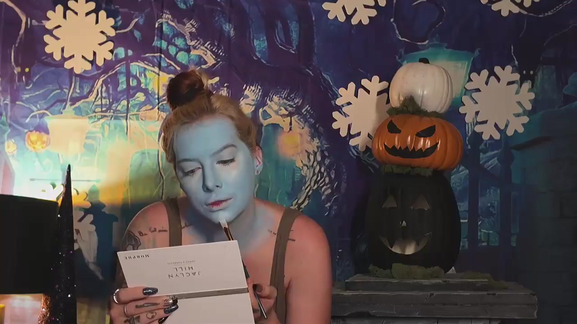 Gallery image thumbnail from Cubbixoxo's myfreecams stream on, 10/15/2024, 04:47 image 1 of 20