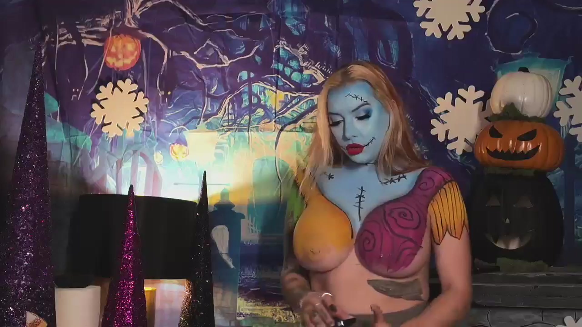 Gallery image thumbnail from Cubbixoxo's myfreecams stream on, 10/15/2024, 05:38 image 14 of 20