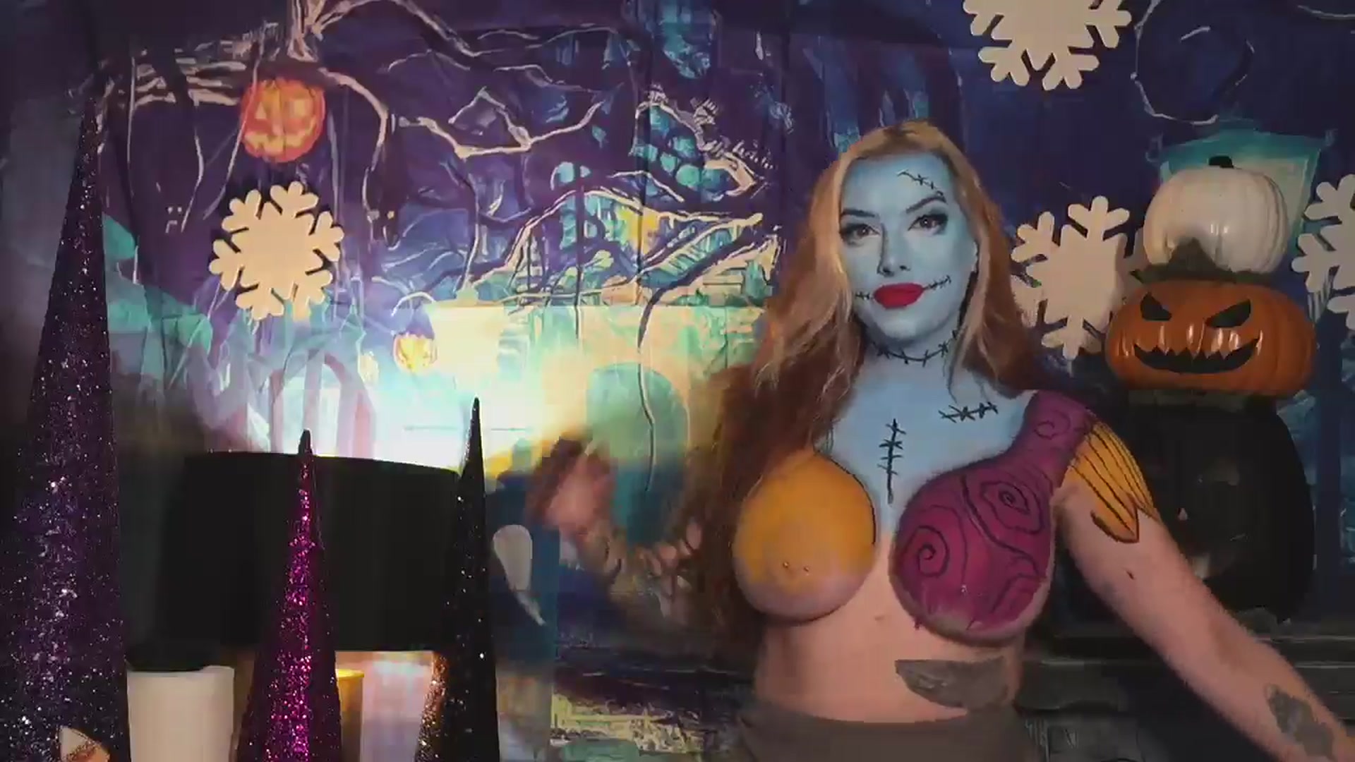 Gallery image thumbnail from Cubbixoxo's myfreecams stream on, 10/15/2024, 05:38 image 11 of 20