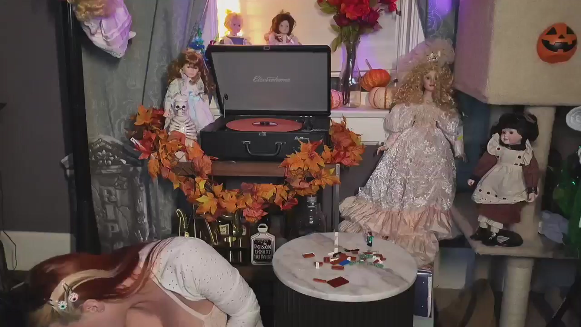 Gallery image thumbnail from Cubbixoxo's myfreecams stream on, 10/16/2024, 02:36 image 13 of 20