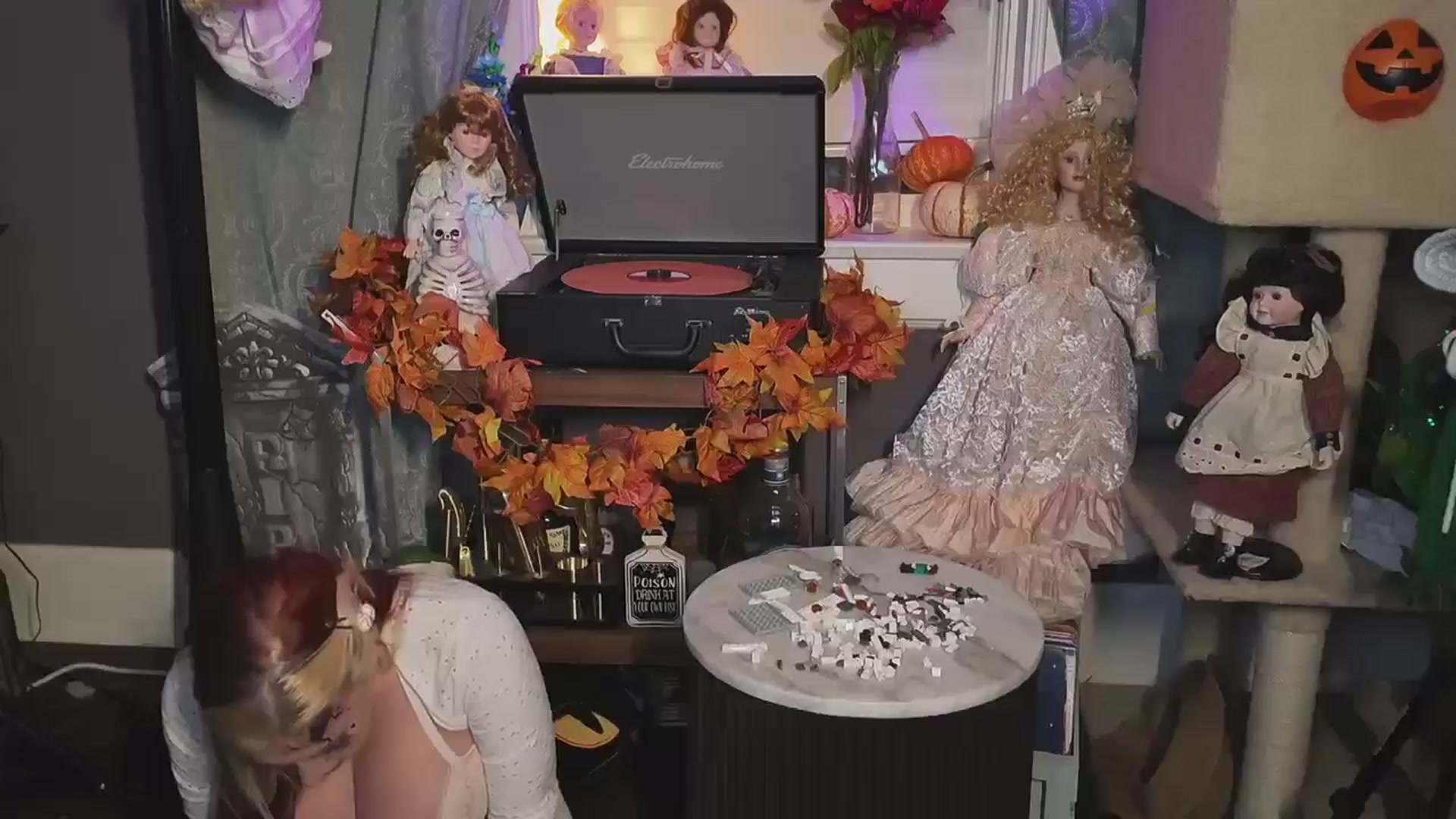 Gallery image thumbnail from Cubbixoxo's myfreecams stream on, 10/16/2024, 04:43 image 4 of 20