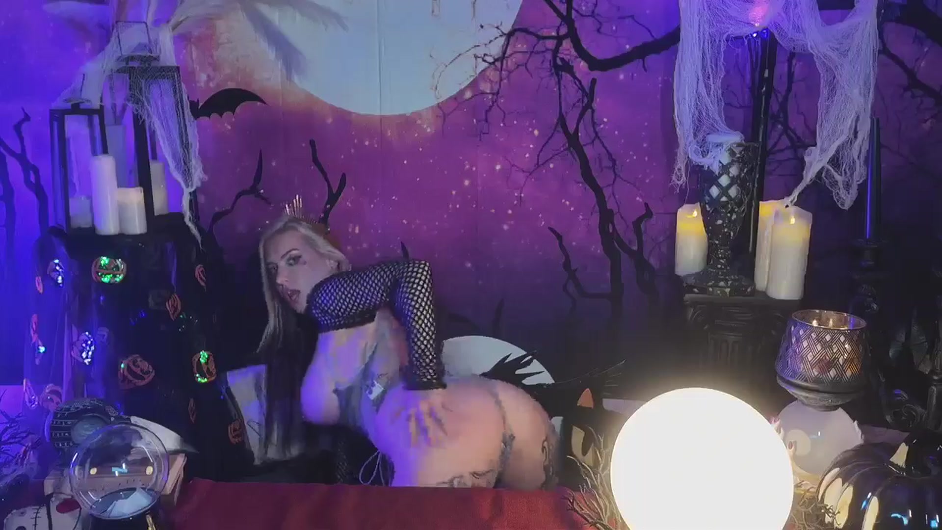 Gallery image thumbnail from Cubbixoxo's myfreecams stream on, 10/17/2024, 01:08 image 12 of 20