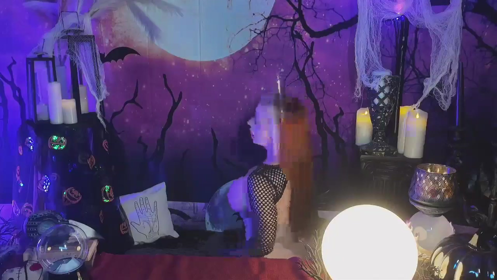Gallery image thumbnail from Cubbixoxo's myfreecams stream on, 10/17/2024, 01:08 image 13 of 20
