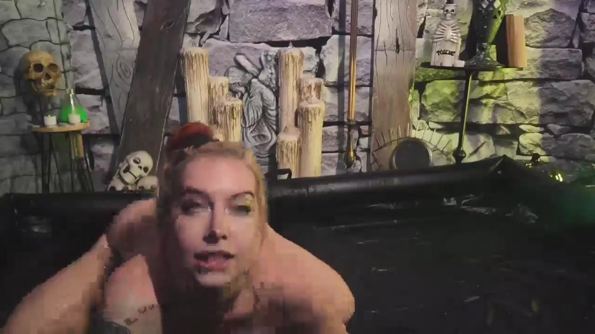 Gallery image thumbnail from Cubbixoxo's myfreecams stream on, 10/19/2024, 06:09 image 9 of 20