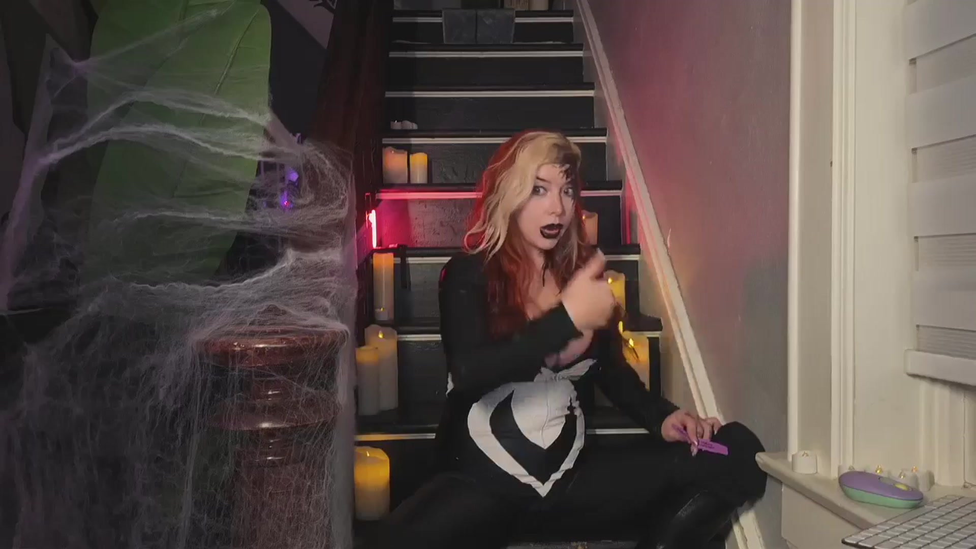 Gallery image thumbnail from Cubbixoxo's myfreecams stream on, 10/22/2024, 02:49 image 19 of 20