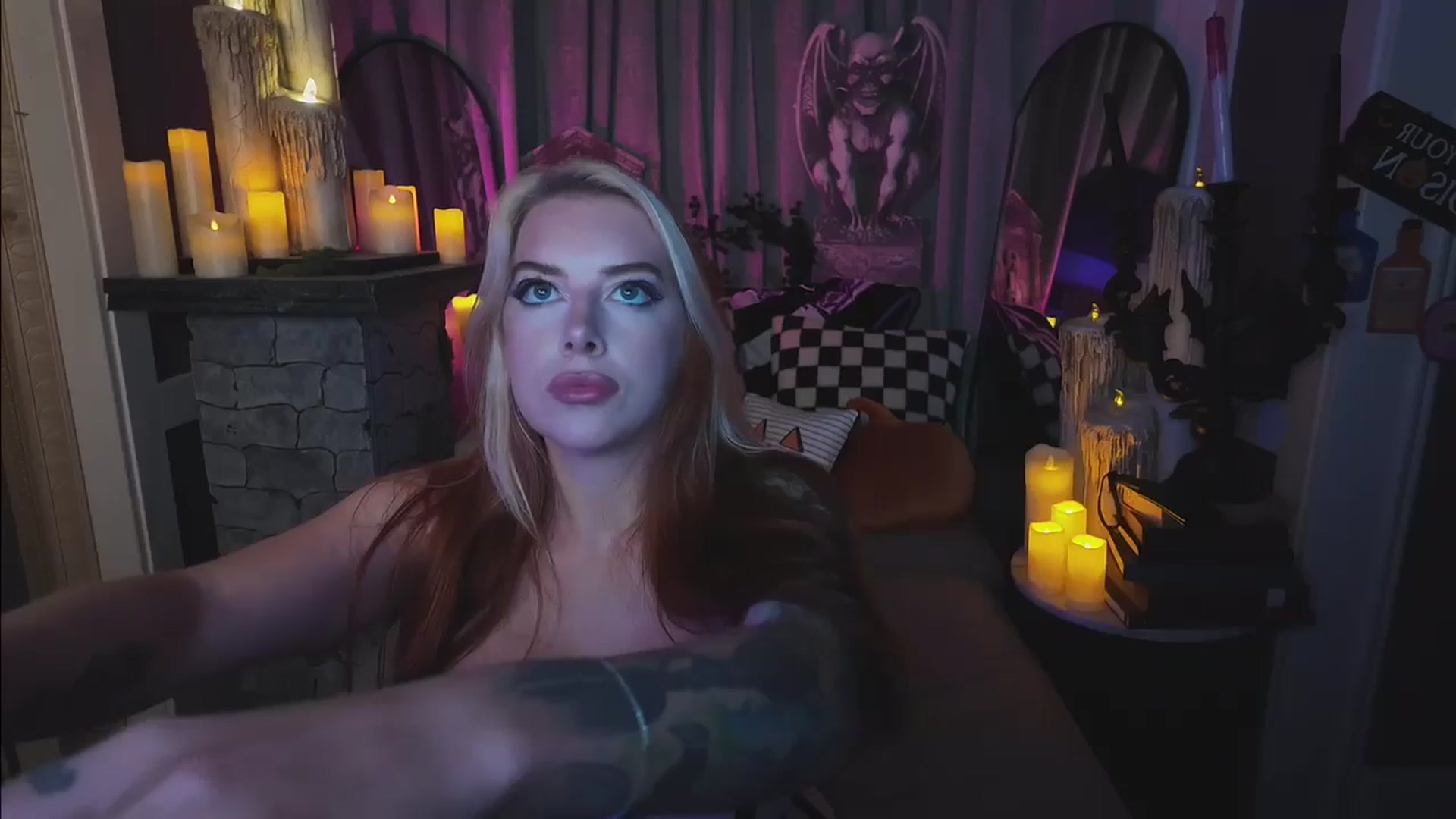 Gallery image thumbnail from Cubbixoxo's myfreecams stream on, 10/29/2024, 04:05 image 14 of 20