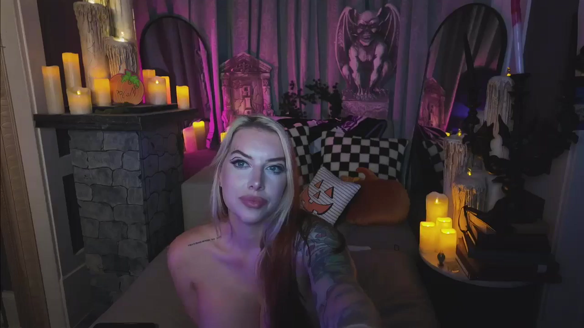 Gallery image thumbnail from Cubbixoxo's myfreecams stream on, 10/29/2024, 06:01 image 4 of 20