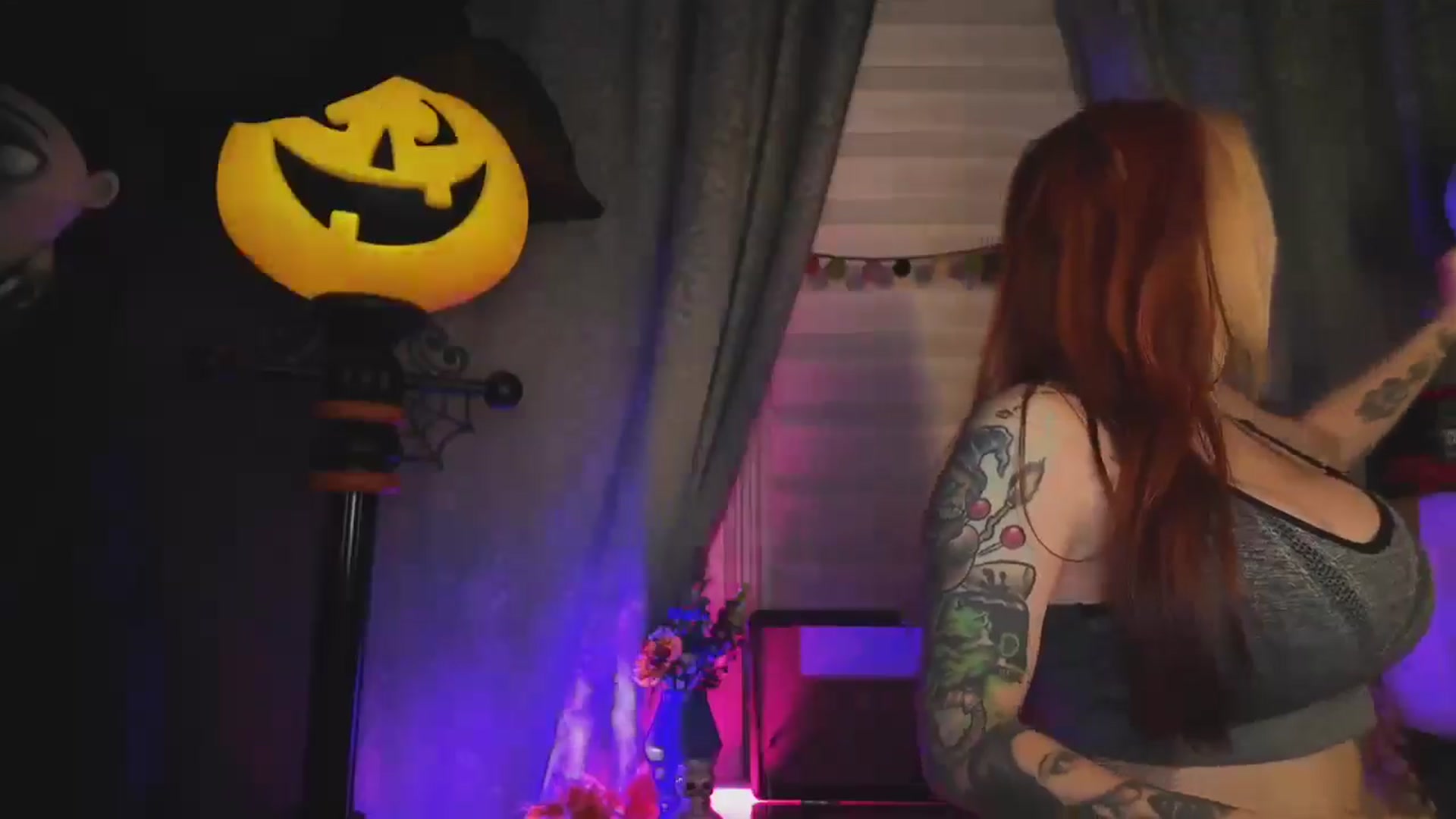 Gallery image thumbnail from Cubbixoxo's myfreecams stream on, 10/30/2024, 02:40 image 18 of 20