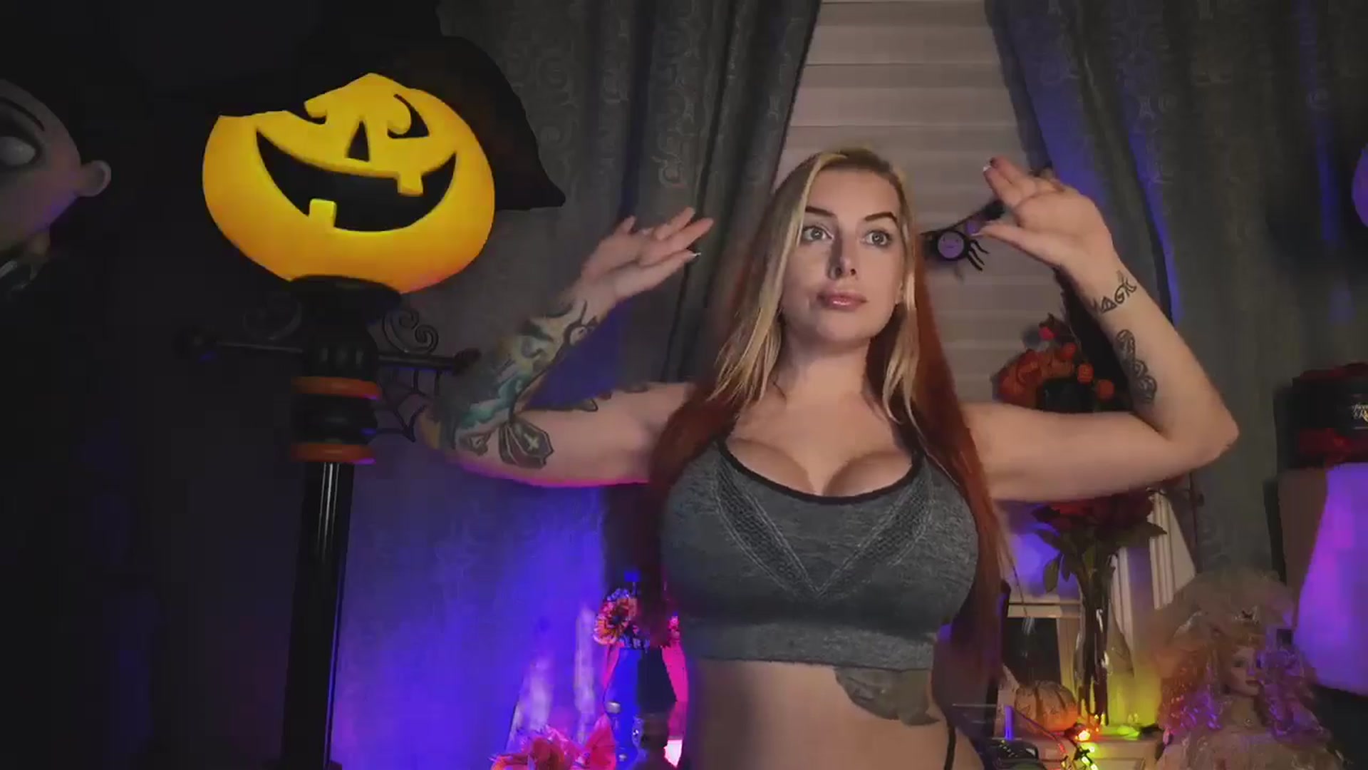 Gallery image thumbnail from Cubbixoxo's myfreecams stream on, 10/30/2024, 02:40 image 8 of 20