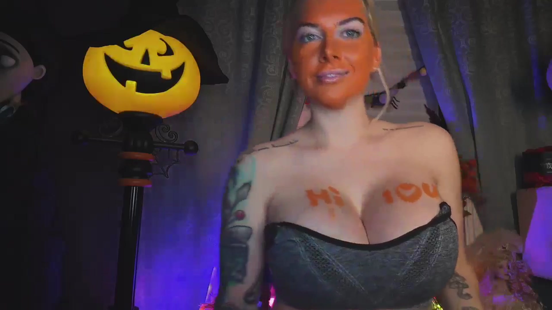 Gallery image thumbnail from Cubbixoxo's myfreecams stream on, 10/30/2024, 03:31 image 6 of 20