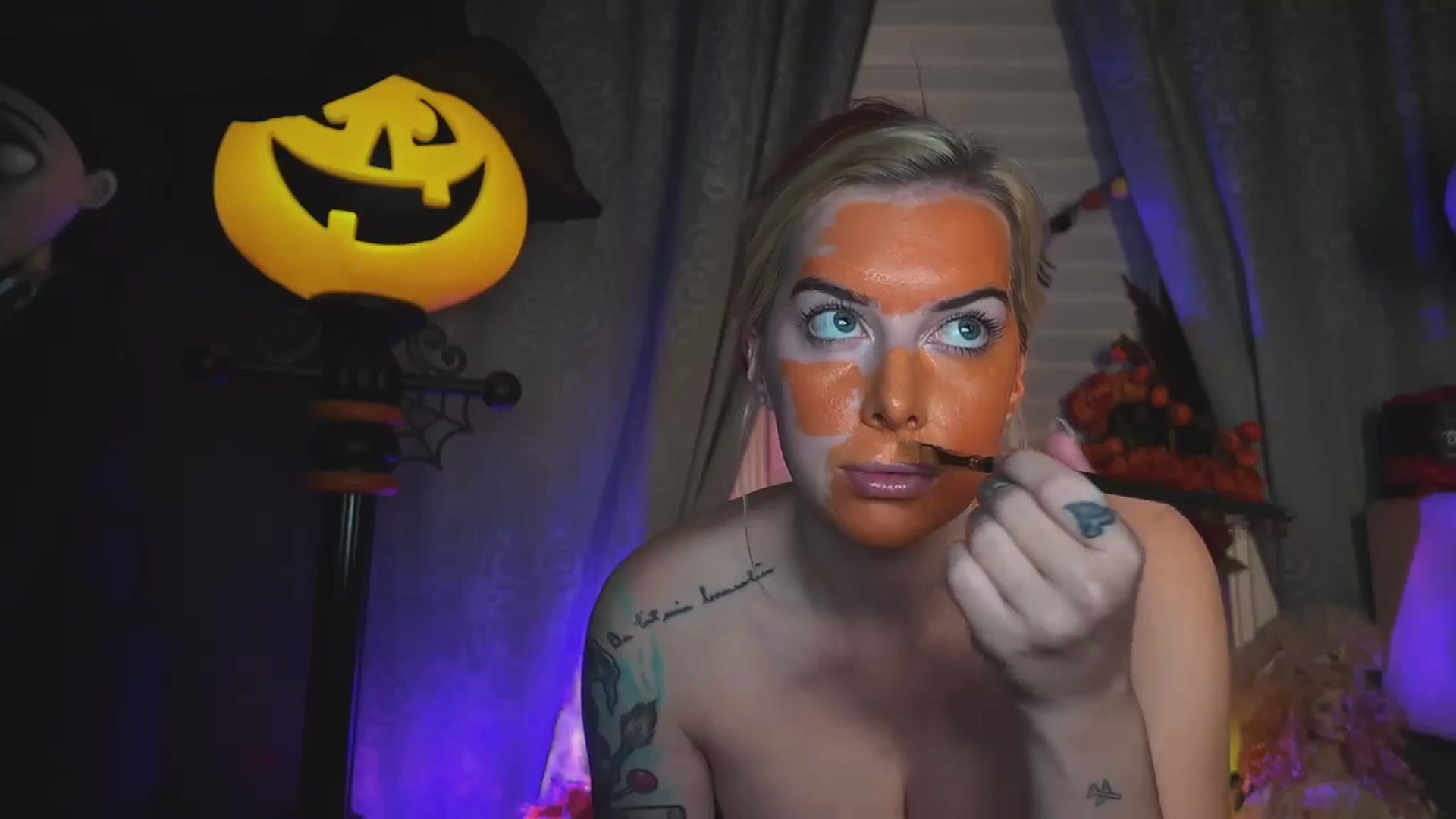 Gallery image thumbnail from Cubbixoxo's myfreecams stream on, 10/30/2024, 03:31 image 5 of 20