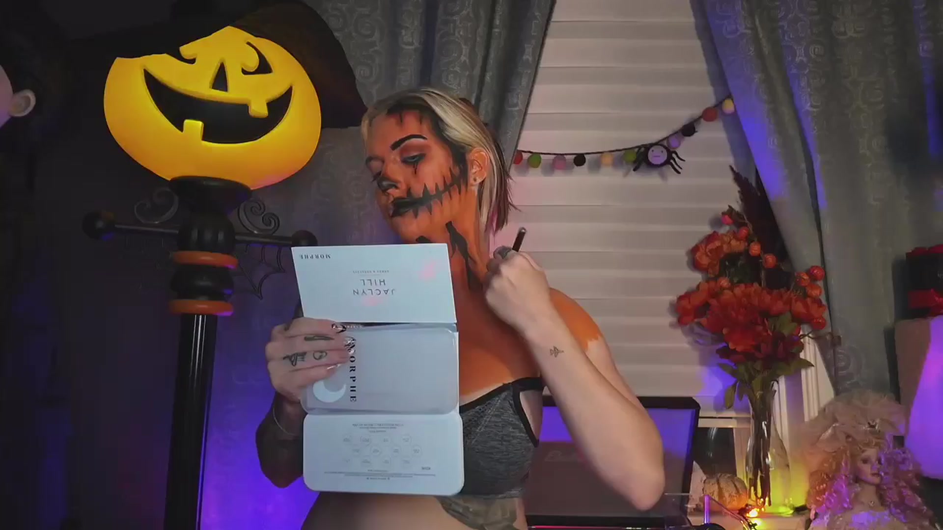 Gallery image thumbnail from Cubbixoxo's myfreecams stream on, 10/30/2024, 04:34 image 13 of 20