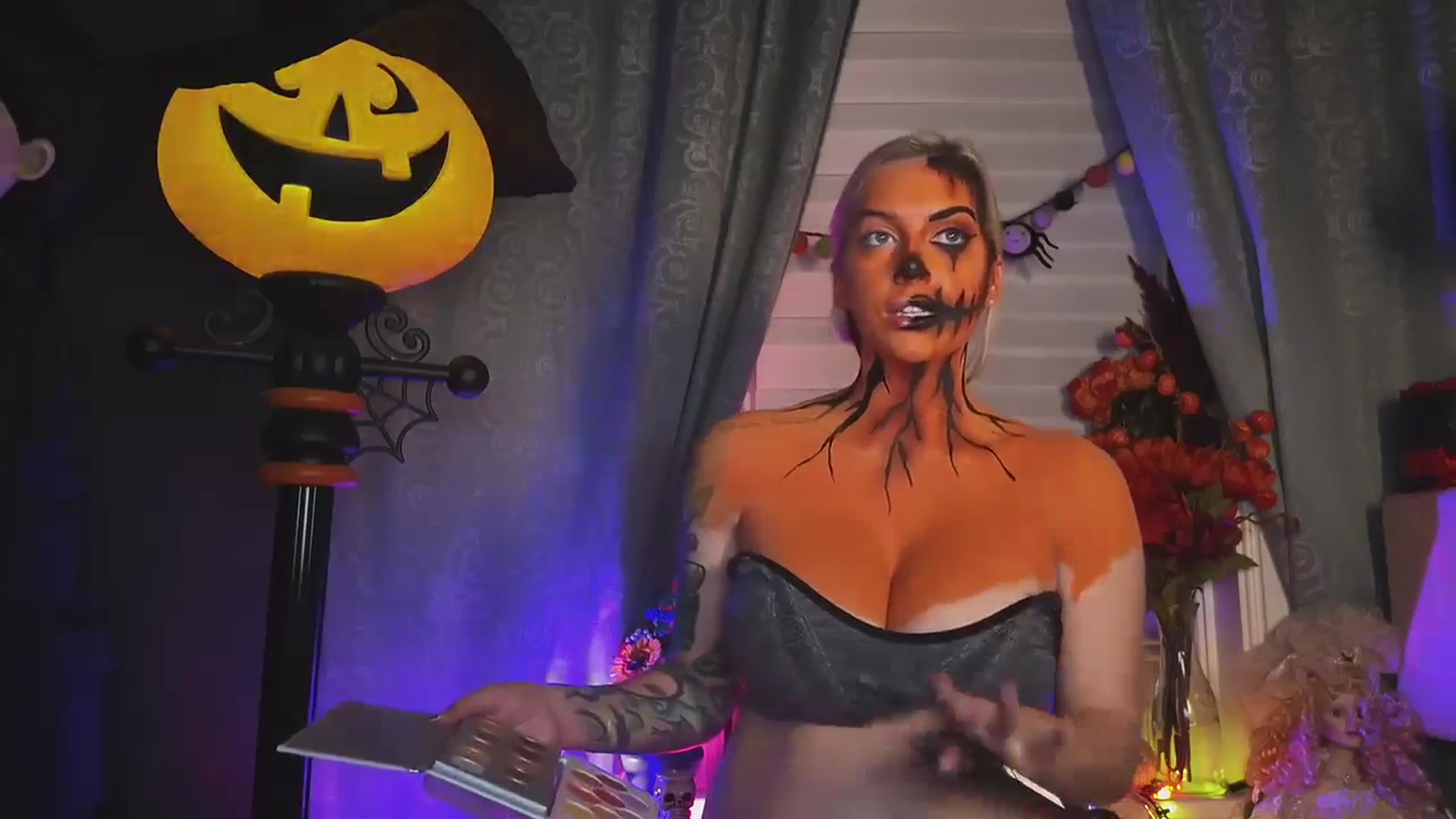 Gallery image thumbnail from Cubbixoxo's myfreecams stream on, 10/30/2024, 04:34 image 16 of 20