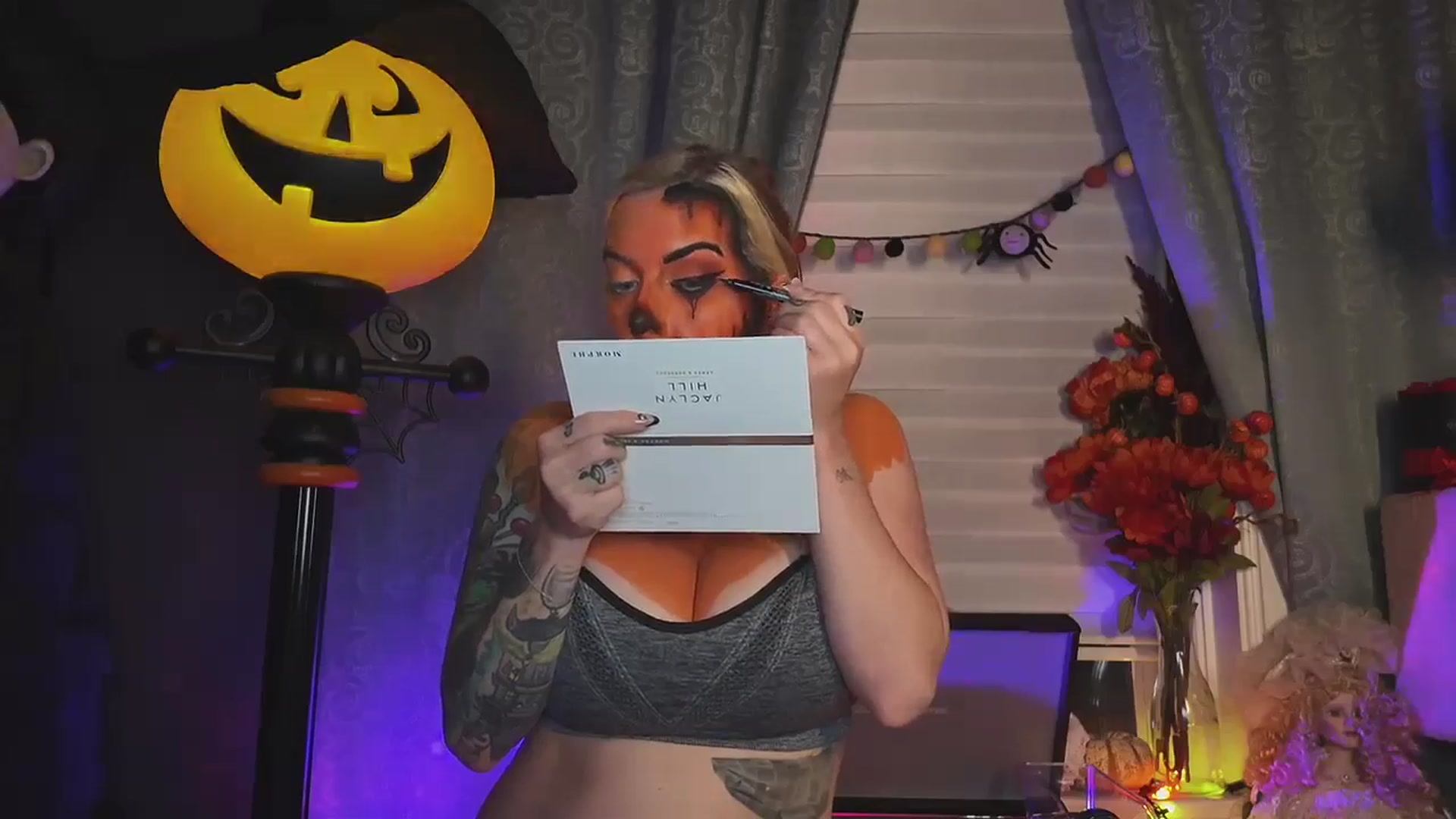 Gallery image thumbnail from Cubbixoxo's myfreecams stream on, 10/30/2024, 04:34 image 14 of 20