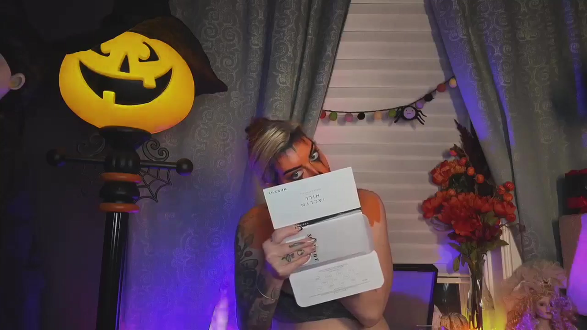 Gallery image thumbnail from Cubbixoxo's myfreecams stream on, 10/30/2024, 05:16 image 10 of 20