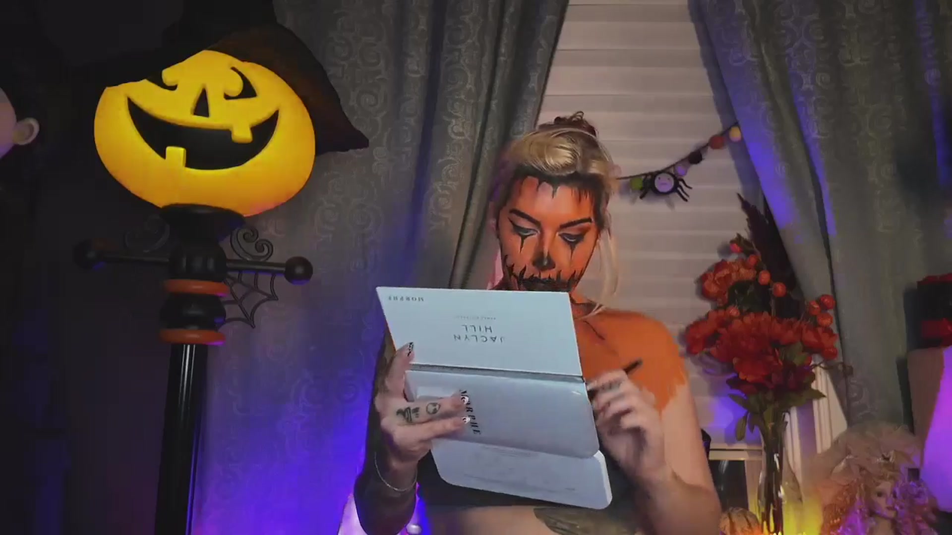 Gallery image thumbnail from Cubbixoxo's myfreecams stream on, 10/30/2024, 05:16 image 4 of 20