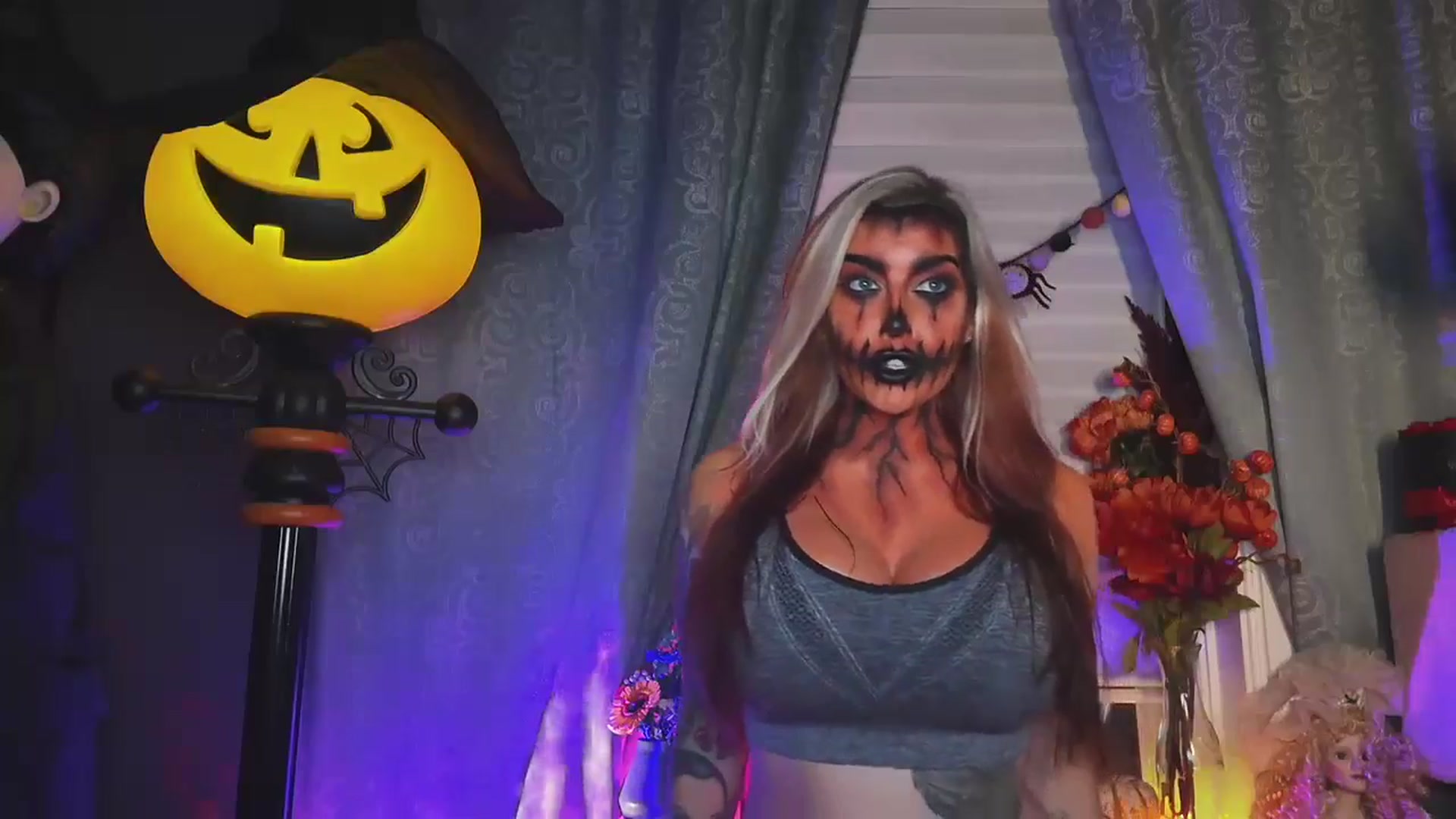 Gallery image thumbnail from Cubbixoxo's myfreecams stream on, 10/30/2024, 05:16 image 19 of 20