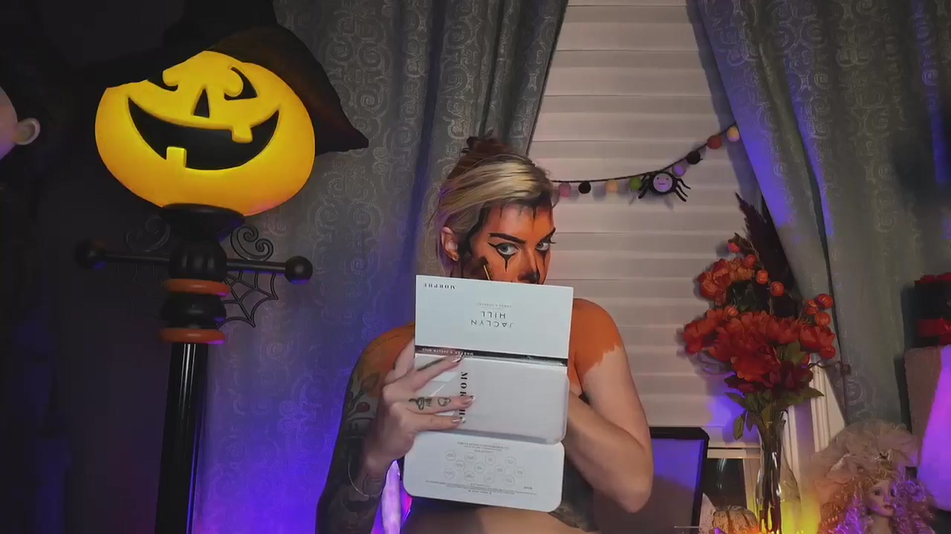 Gallery image thumbnail from Cubbixoxo's myfreecams stream on, 10/30/2024, 05:16 image 9 of 20