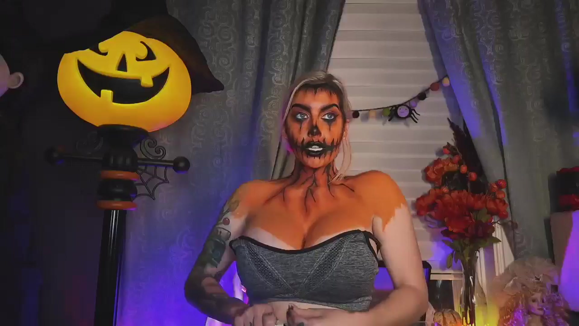 Gallery image thumbnail from Cubbixoxo's myfreecams stream on, 10/30/2024, 05:16 image 16 of 20