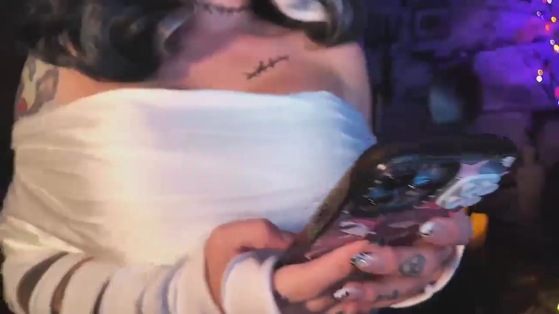 Gallery image thumbnail from Cubbixoxo's myfreecams stream on, 11/01/2024, 24:26 image 20 of 20