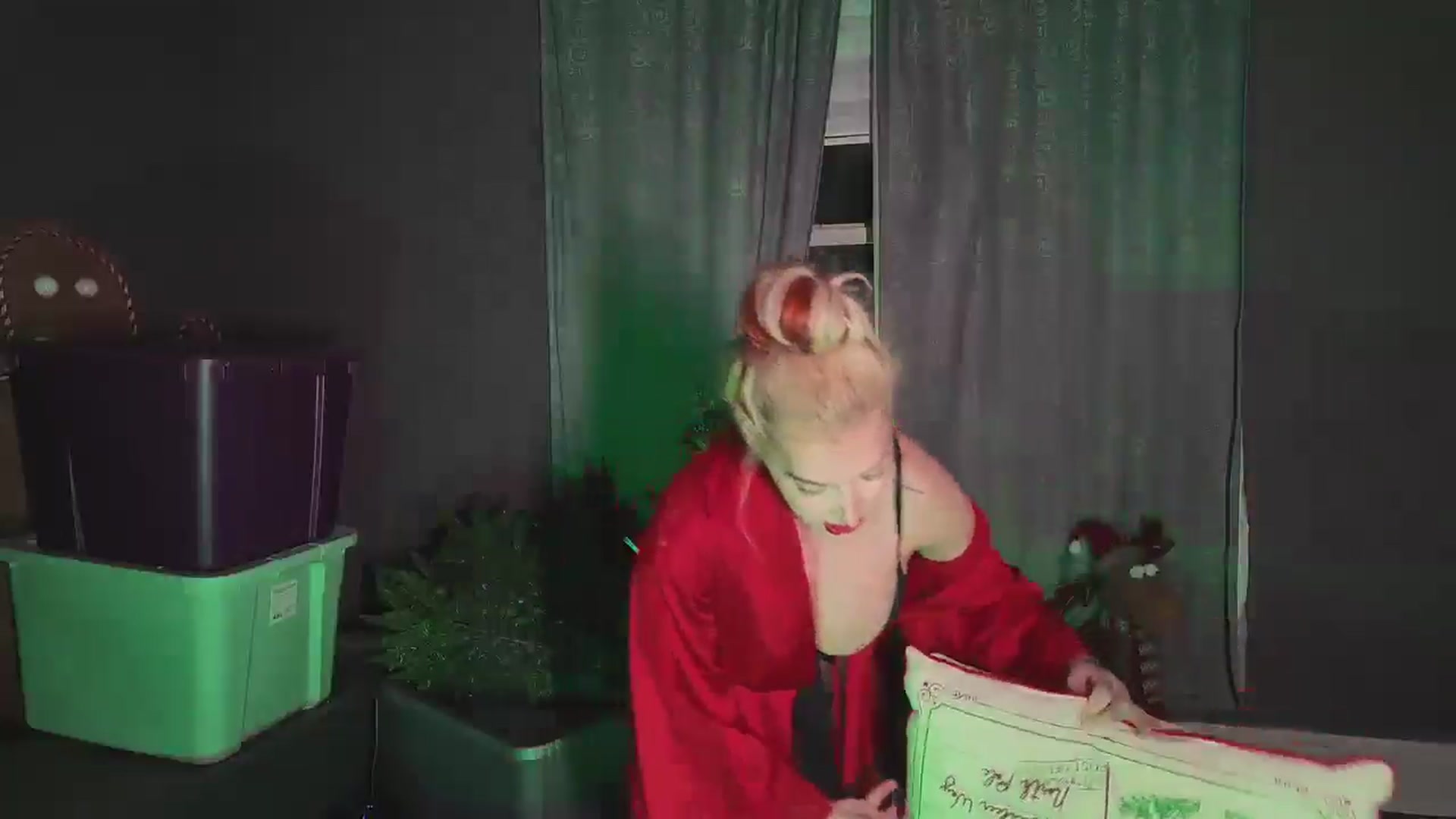 Gallery image thumbnail from Cubbixoxo's myfreecams stream on, 12/07/2024, 02:57 image 15 of 20