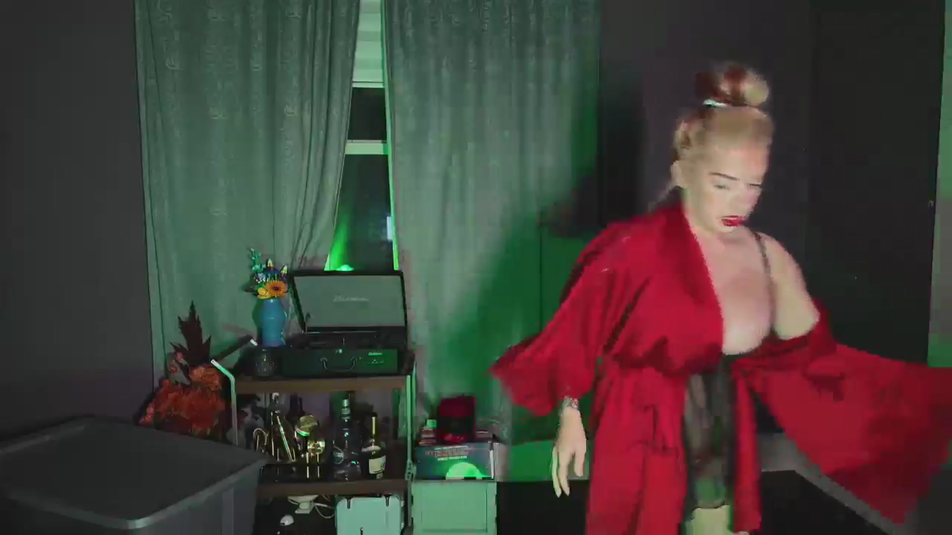 Gallery image thumbnail from Cubbixoxo's myfreecams stream on, 12/07/2024, 02:57 image 11 of 20