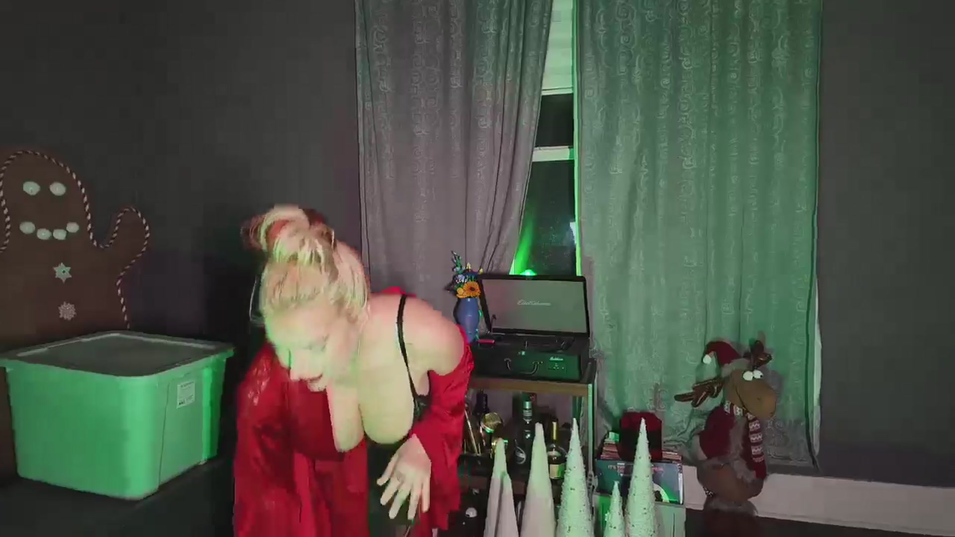 Gallery image thumbnail from Cubbixoxo's myfreecams stream on, 12/07/2024, 02:57 image 19 of 20