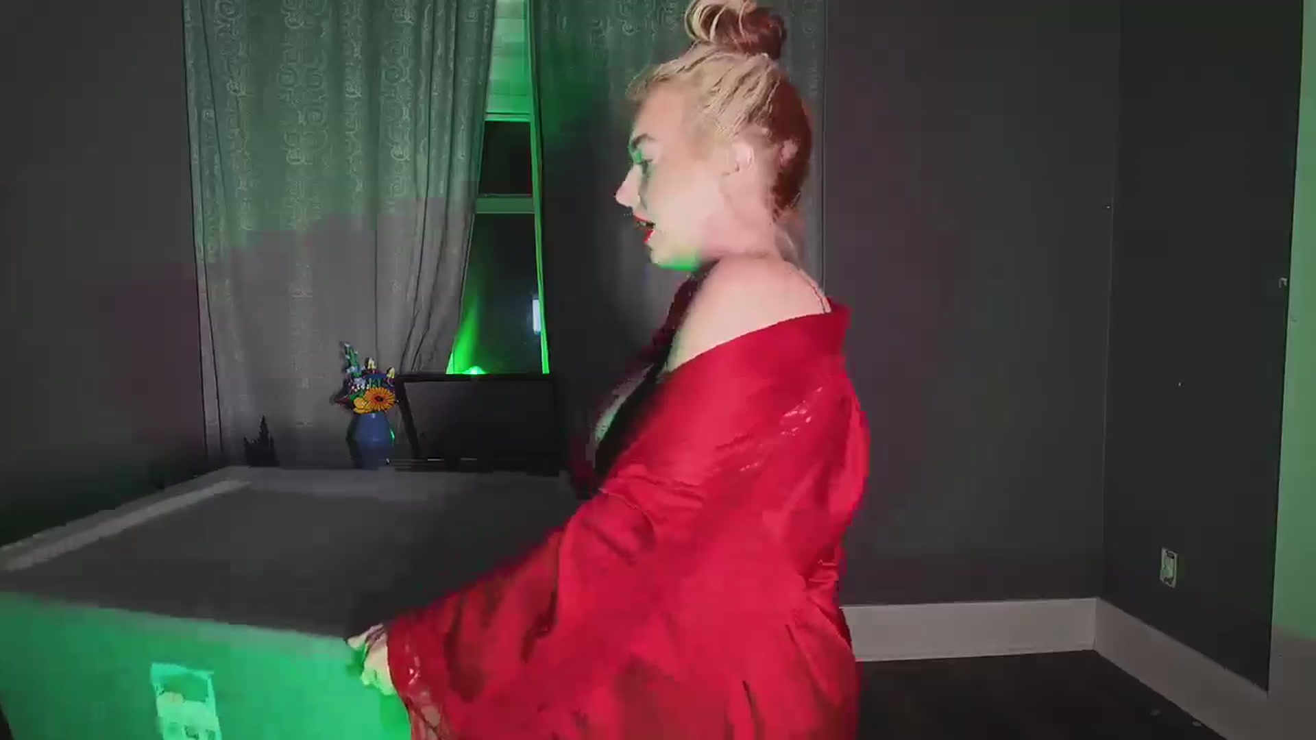Gallery image thumbnail from Cubbixoxo's myfreecams stream on, 12/07/2024, 02:57 image 9 of 20