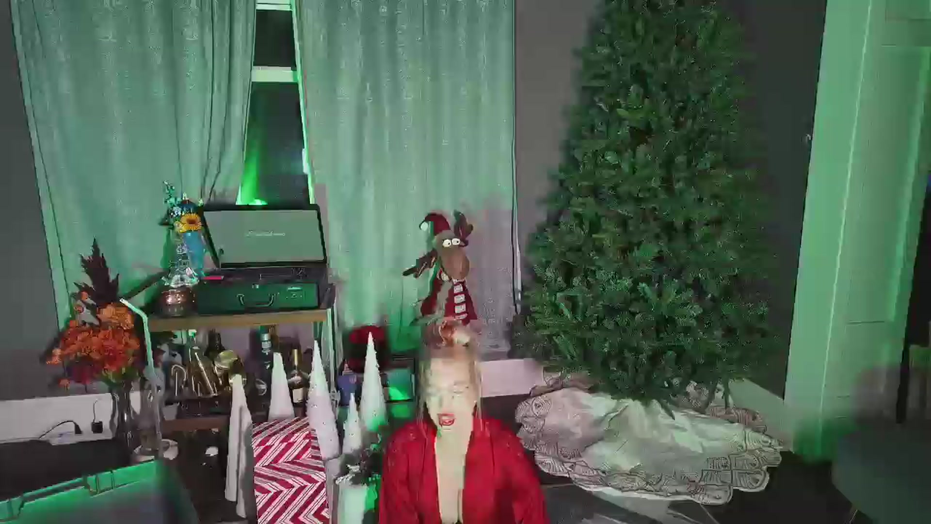 Gallery image thumbnail from Cubbixoxo's myfreecams stream on, 12/07/2024, 04:14 image 4 of 20