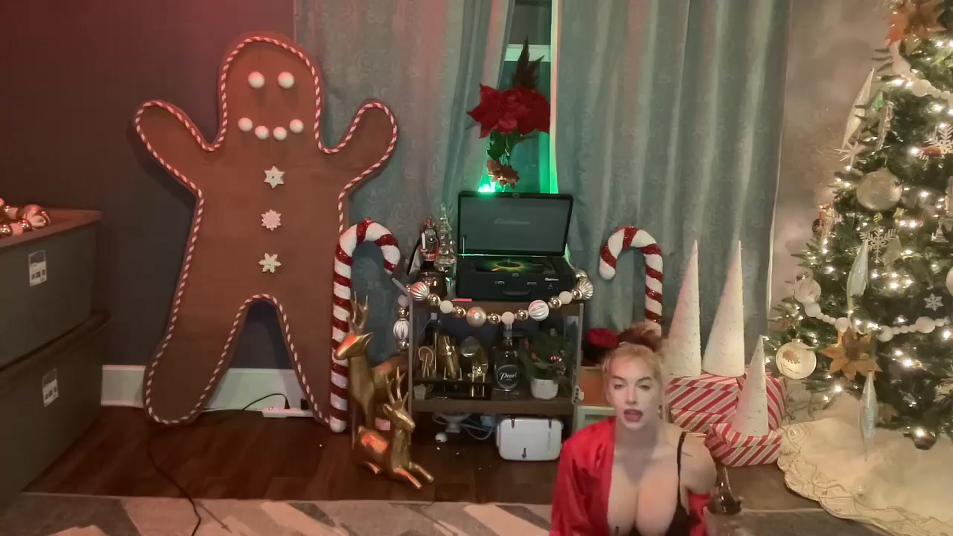 Gallery image thumbnail from Cubbixoxo's myfreecams stream on, 12/07/2024, 05:31 image 4 of 20