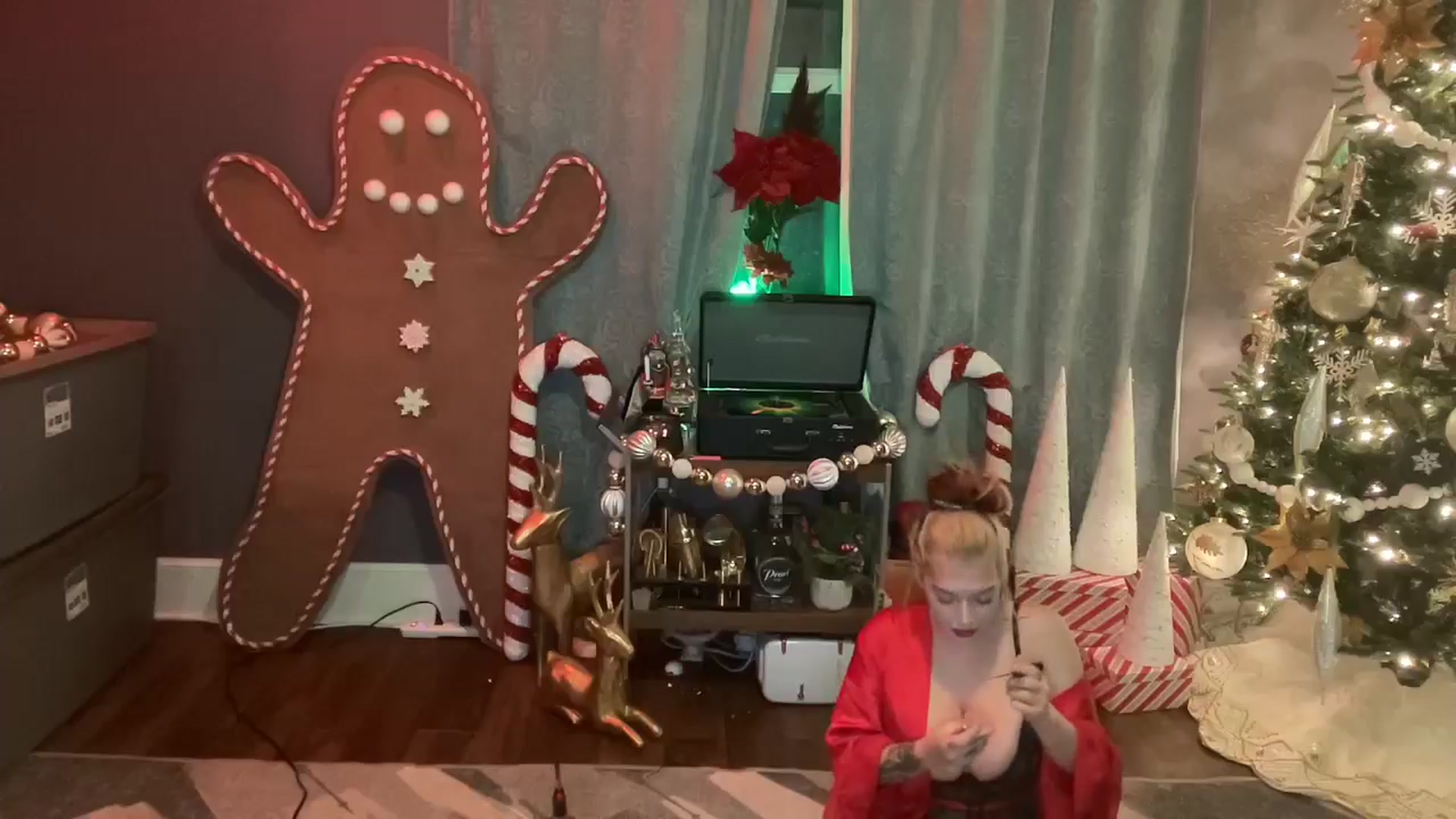 Gallery image thumbnail from Cubbixoxo's myfreecams stream on, 12/07/2024, 05:31 image 10 of 20