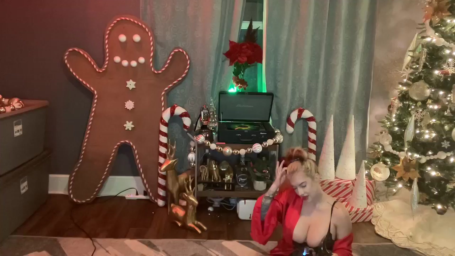 Gallery image thumbnail from Cubbixoxo's myfreecams stream on, 12/07/2024, 05:31 image 7 of 20