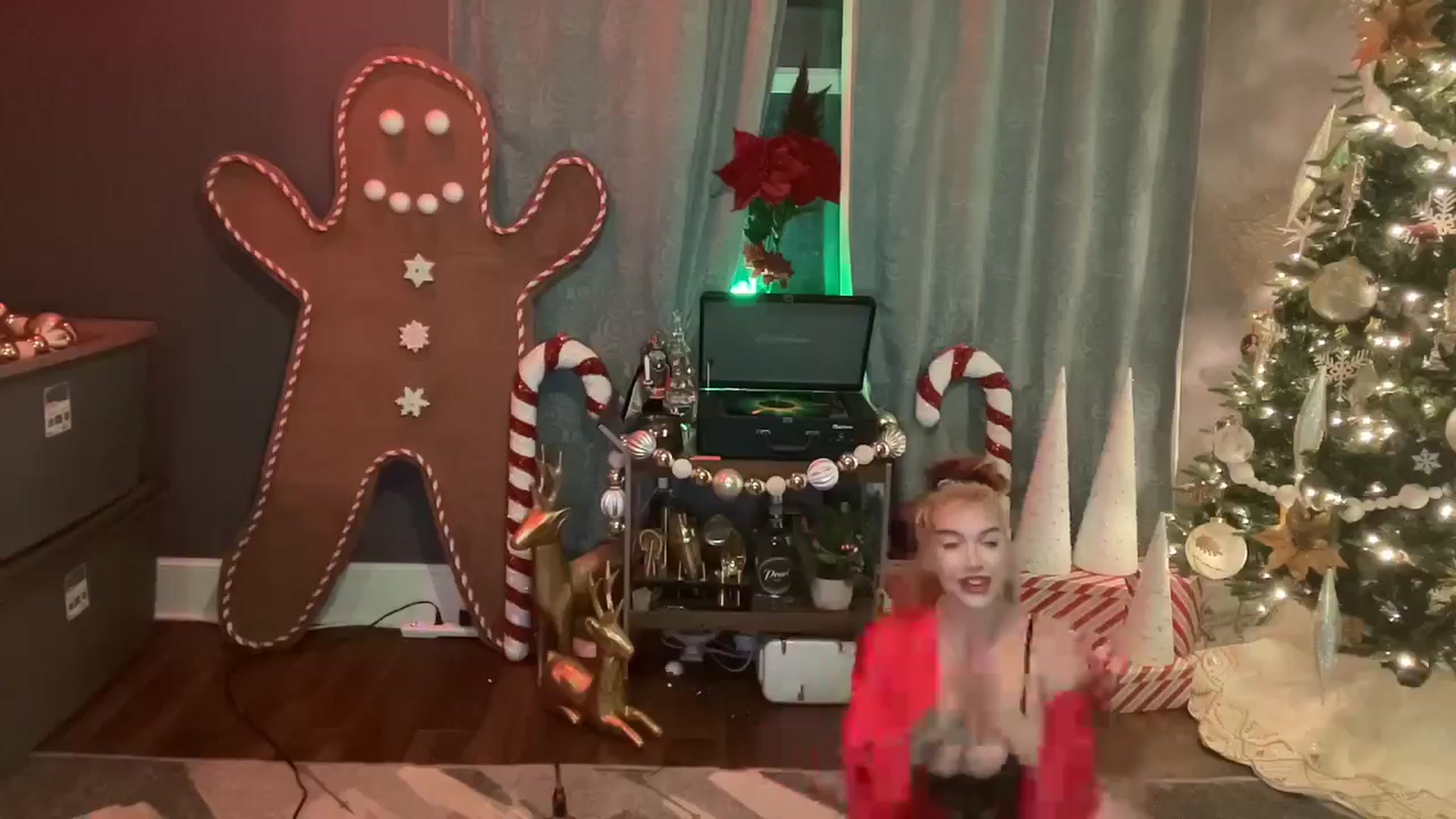 Gallery image thumbnail from Cubbixoxo's myfreecams stream on, 12/07/2024, 05:31 image 9 of 20