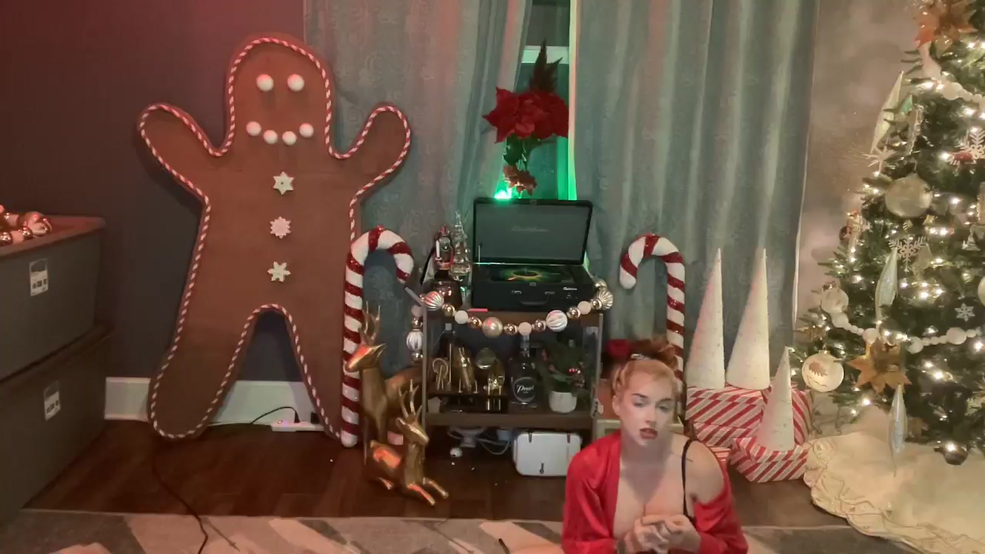 Gallery image thumbnail from Cubbixoxo's myfreecams stream on, 12/07/2024, 05:31 image 2 of 20