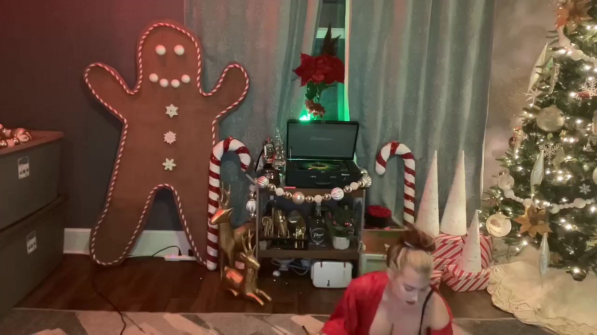Gallery image thumbnail from Cubbixoxo's myfreecams stream on, 12/07/2024, 05:31 image 1 of 20