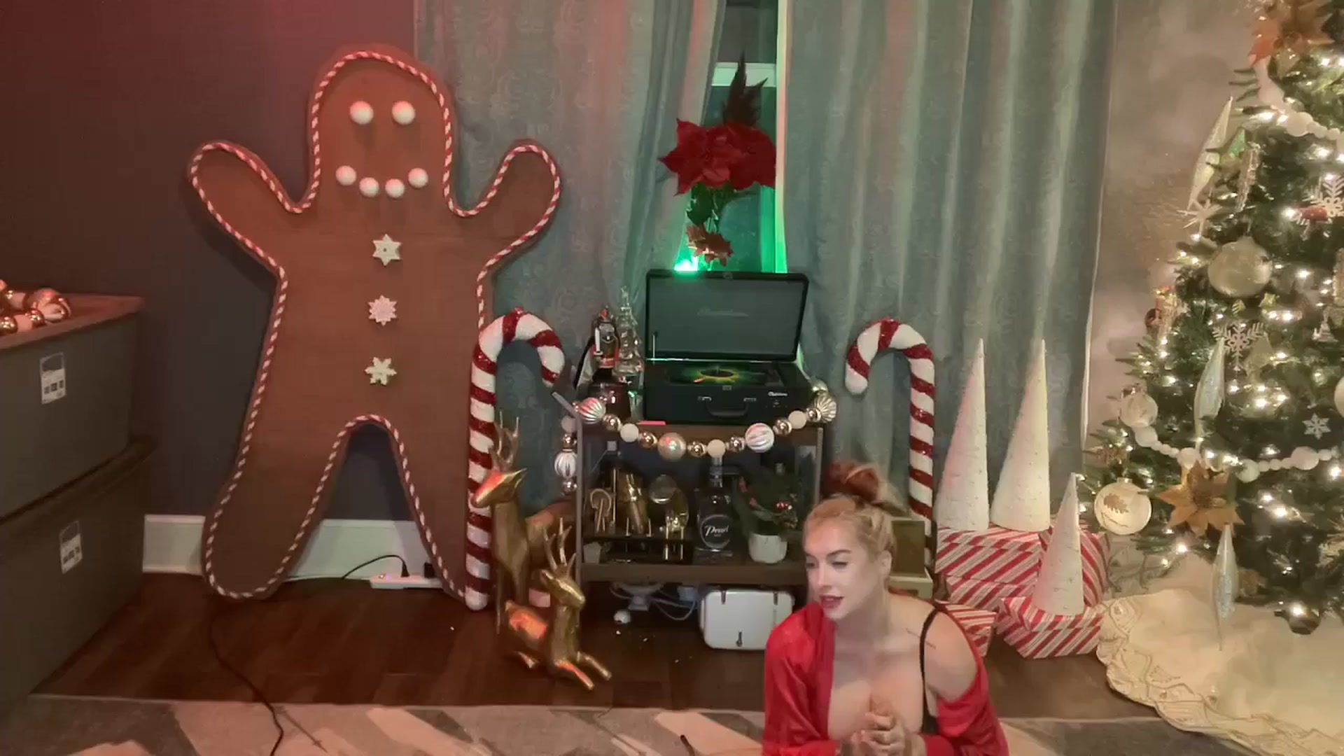 Gallery image thumbnail from Cubbixoxo's myfreecams stream on, 12/07/2024, 05:31 image 3 of 20