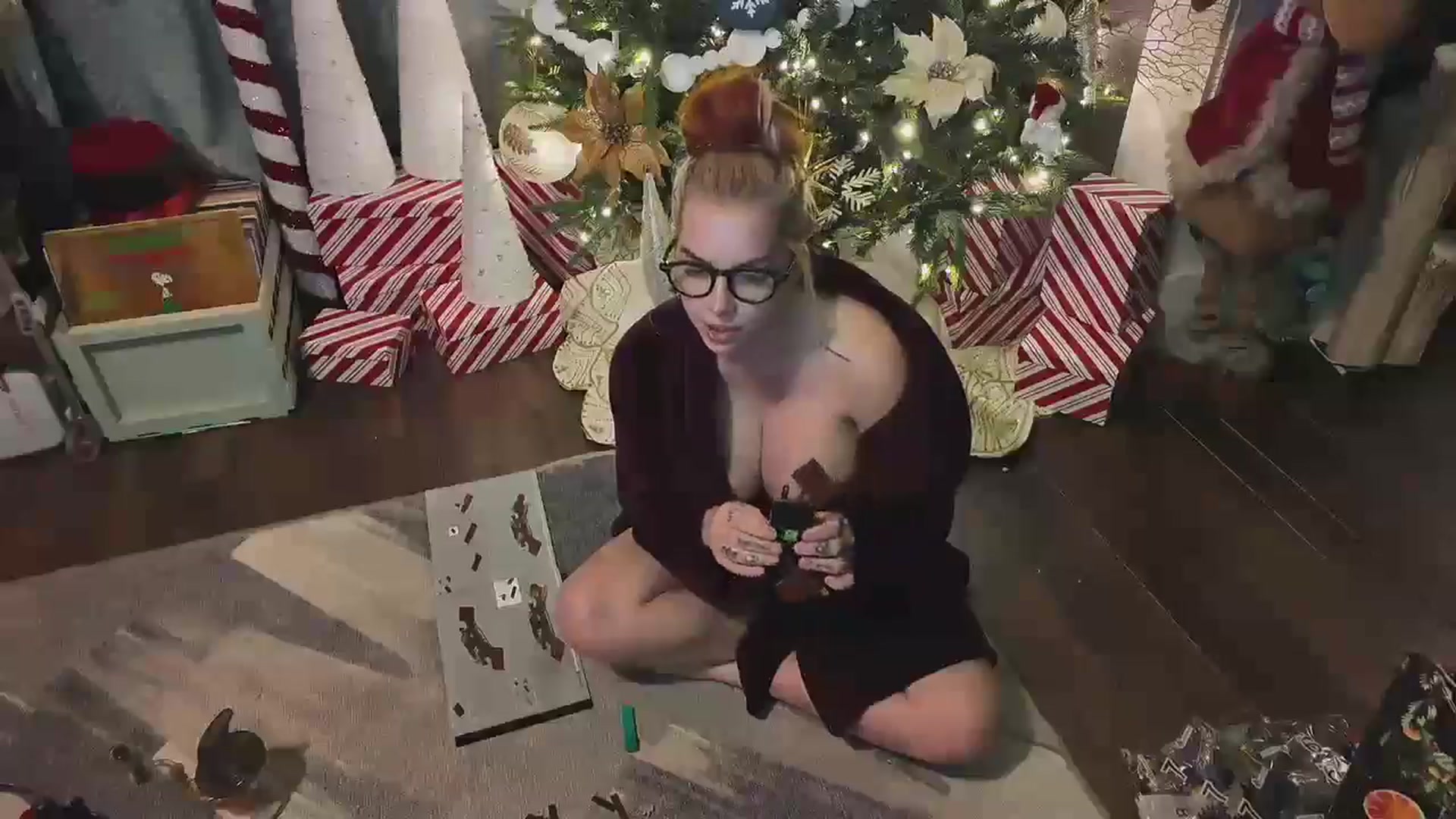Gallery image thumbnail from Cubbixoxo's myfreecams stream on, 12/08/2024, 03:45 image 19 of 20