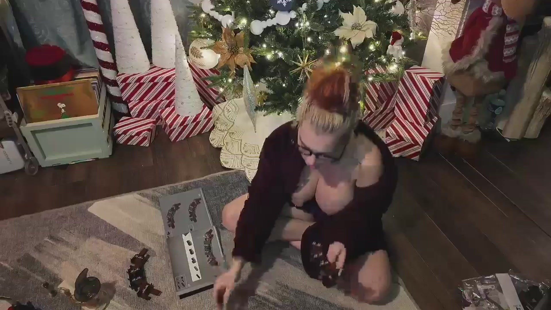 Gallery image thumbnail from Cubbixoxo's myfreecams stream on, 12/08/2024, 04:35 image 13 of 20