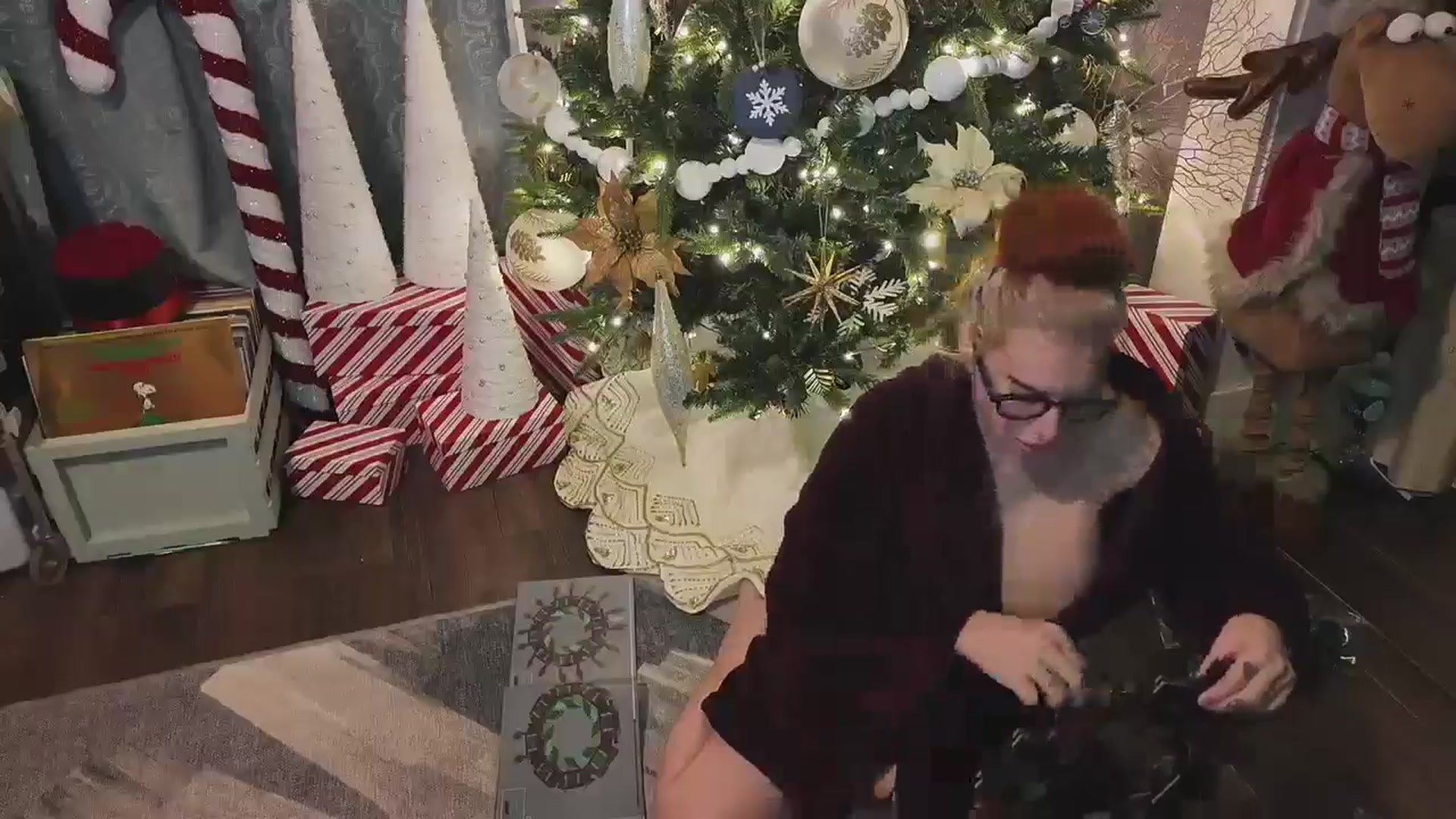 Gallery image thumbnail from Cubbixoxo's myfreecams stream on, 12/08/2024, 05:58 image 3 of 20