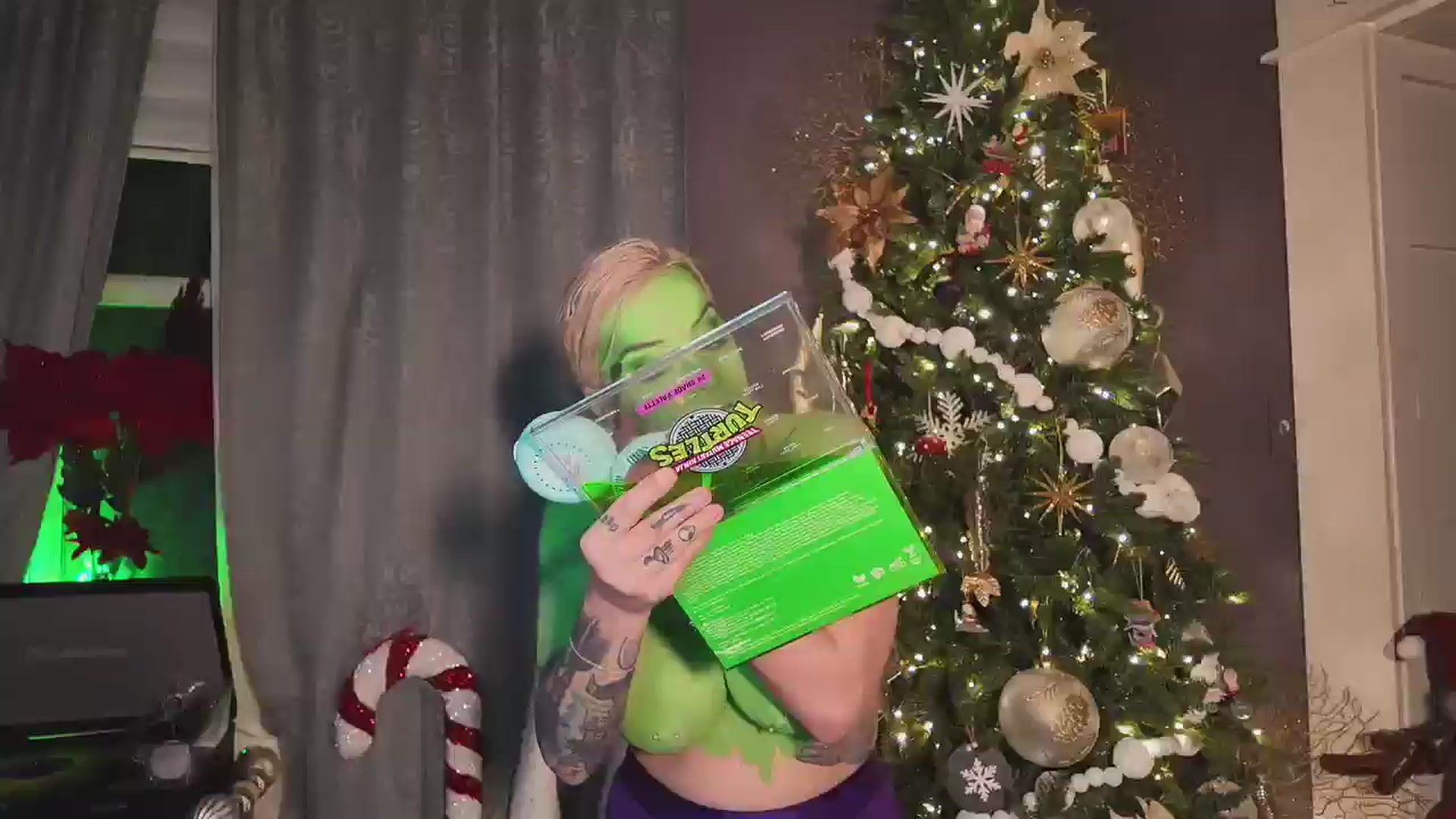 Gallery image thumbnail from Cubbixoxo's myfreecams stream on, 12/09/2024, 05:01 image 14 of 20