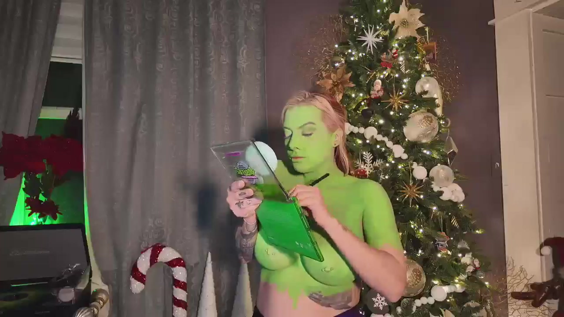 Gallery image thumbnail from Cubbixoxo's myfreecams stream on, 12/09/2024, 05:01 image 4 of 20
