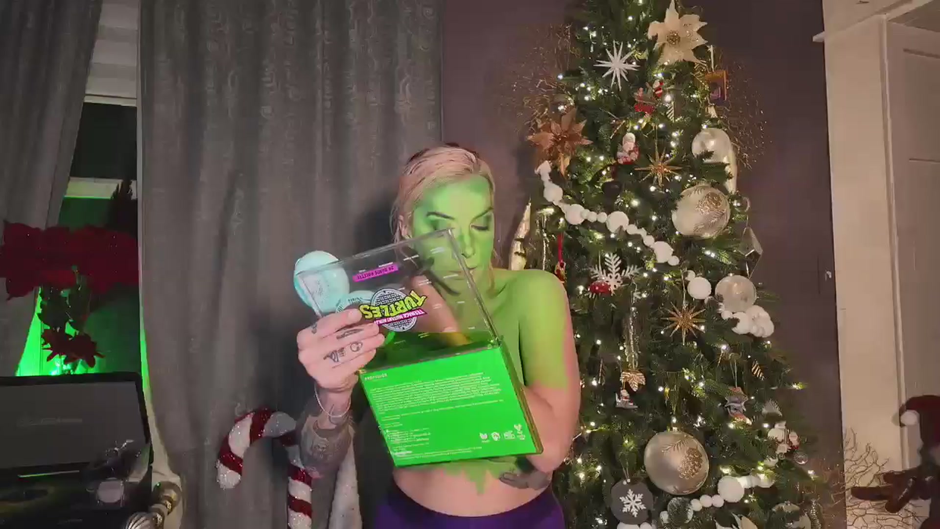 Gallery image thumbnail from Cubbixoxo's myfreecams stream on, 12/09/2024, 05:01 image 18 of 20