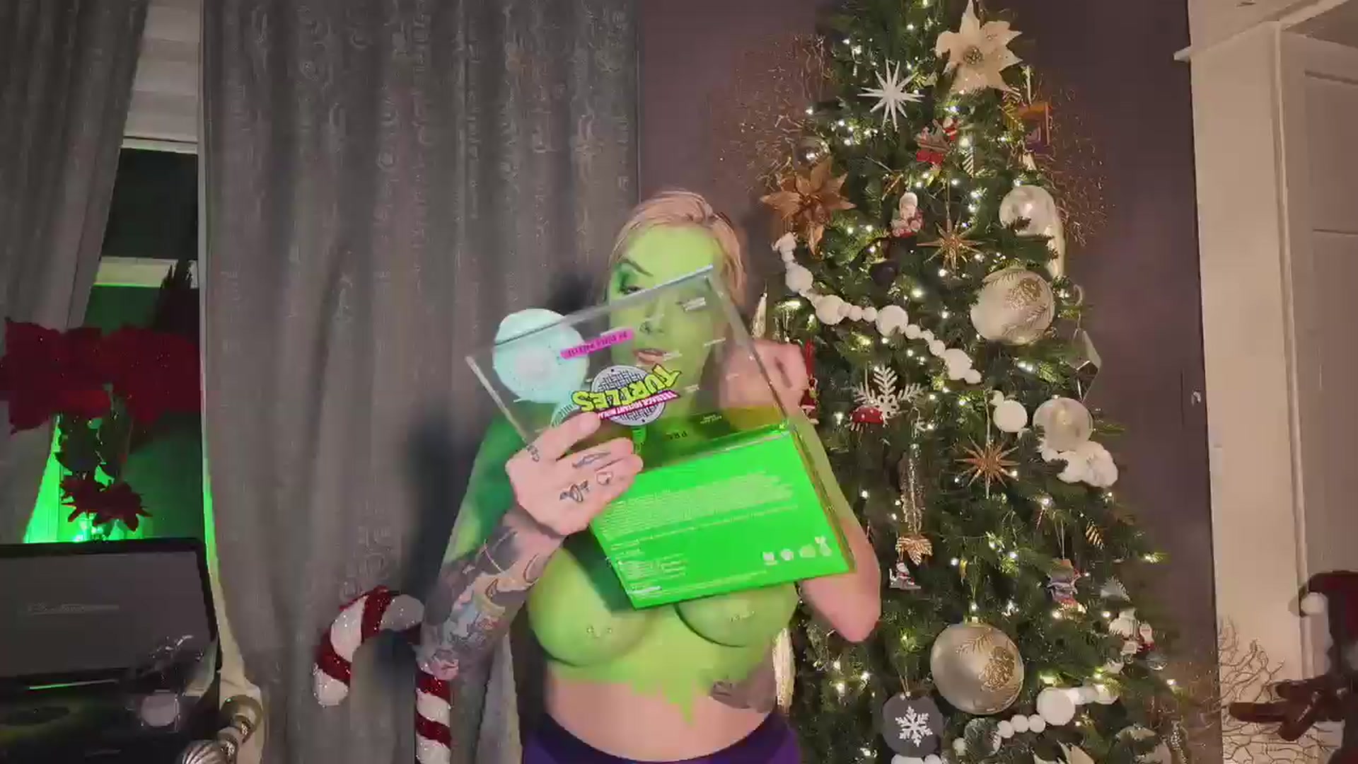 Gallery image thumbnail from Cubbixoxo's myfreecams stream on, 12/09/2024, 05:01 image 13 of 20