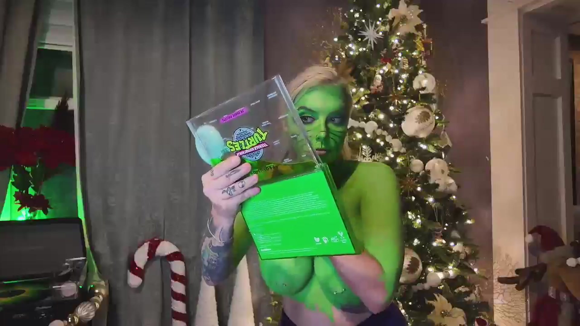 Gallery image thumbnail from Cubbixoxo's myfreecams stream on, 12/09/2024, 06:05 image 3 of 20